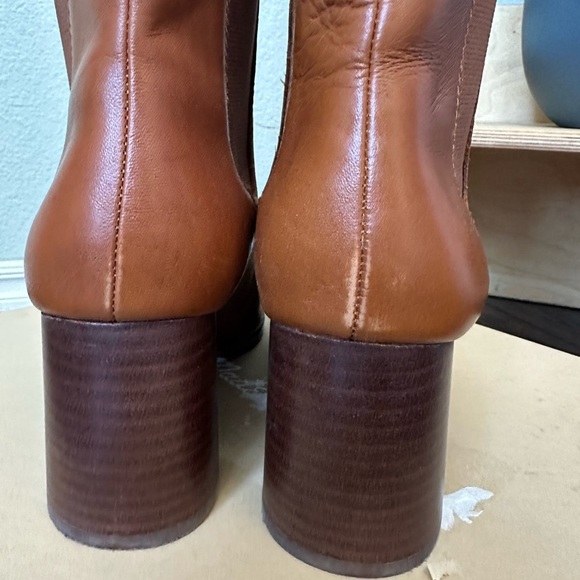 Madwell | The Laura Chelsea Boot in Leather - Picture 11 of 11